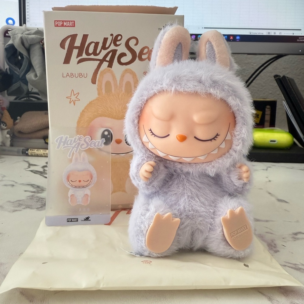 Pop Mart Labubu Have A Seat: Zizi